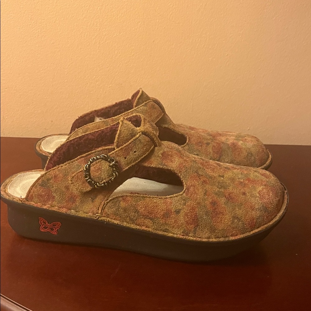 Algeria Floral Suede Clogs 🌺Final Price w/$4.99 Discount Shipping🌺 - Picture 3 of 8